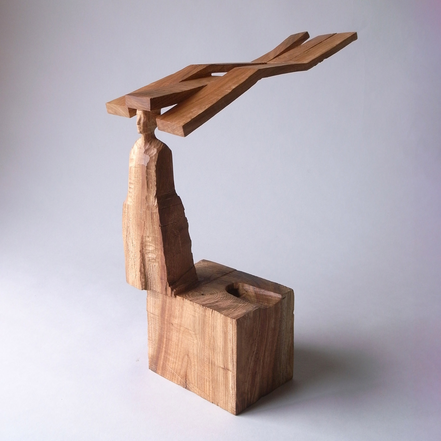 飛んだ屋根と獣の穴