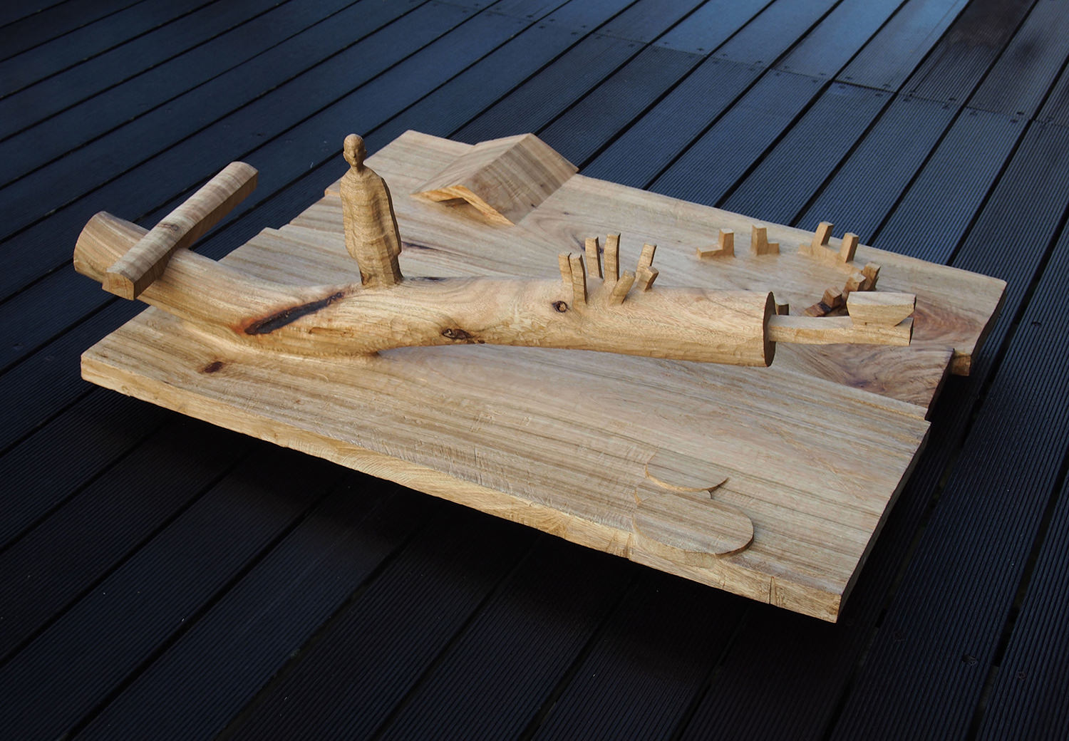 草と四つ脚と屋根