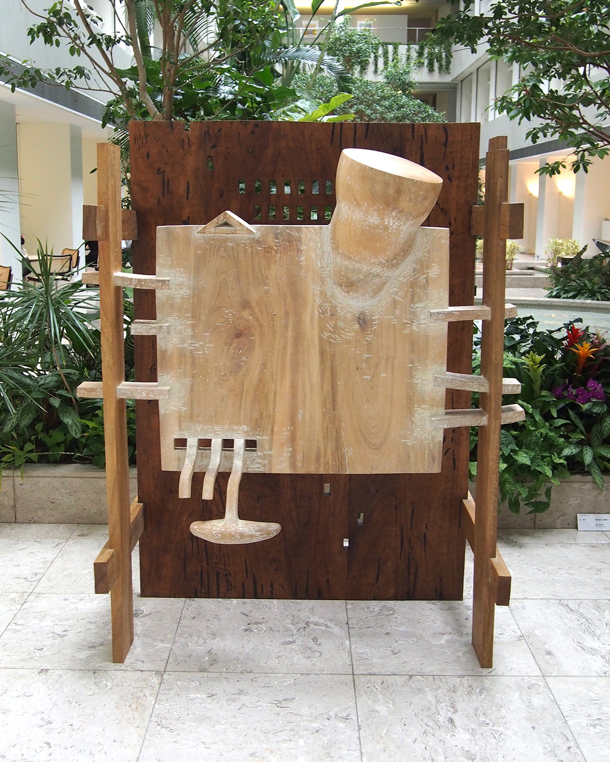 壁を抜ける蒸気